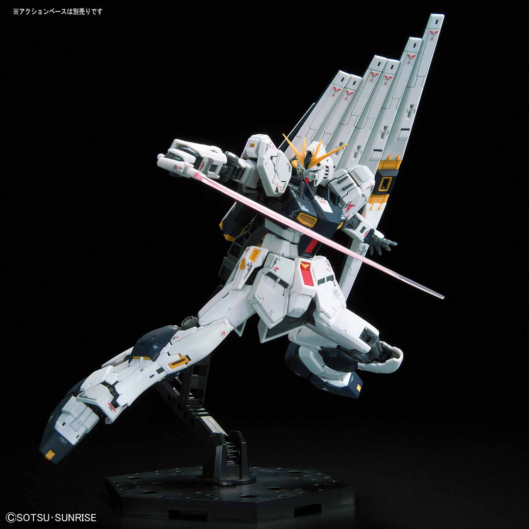 #32 NU Gundam RG